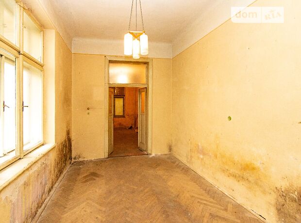 Продажа двухкомнатной квартиры в Львове, на пл. Рынок, район Галицкий фото 1 Продажа двухкомнатной квартиры в Львове, на пл. Рынок, район Галицкий фото 1