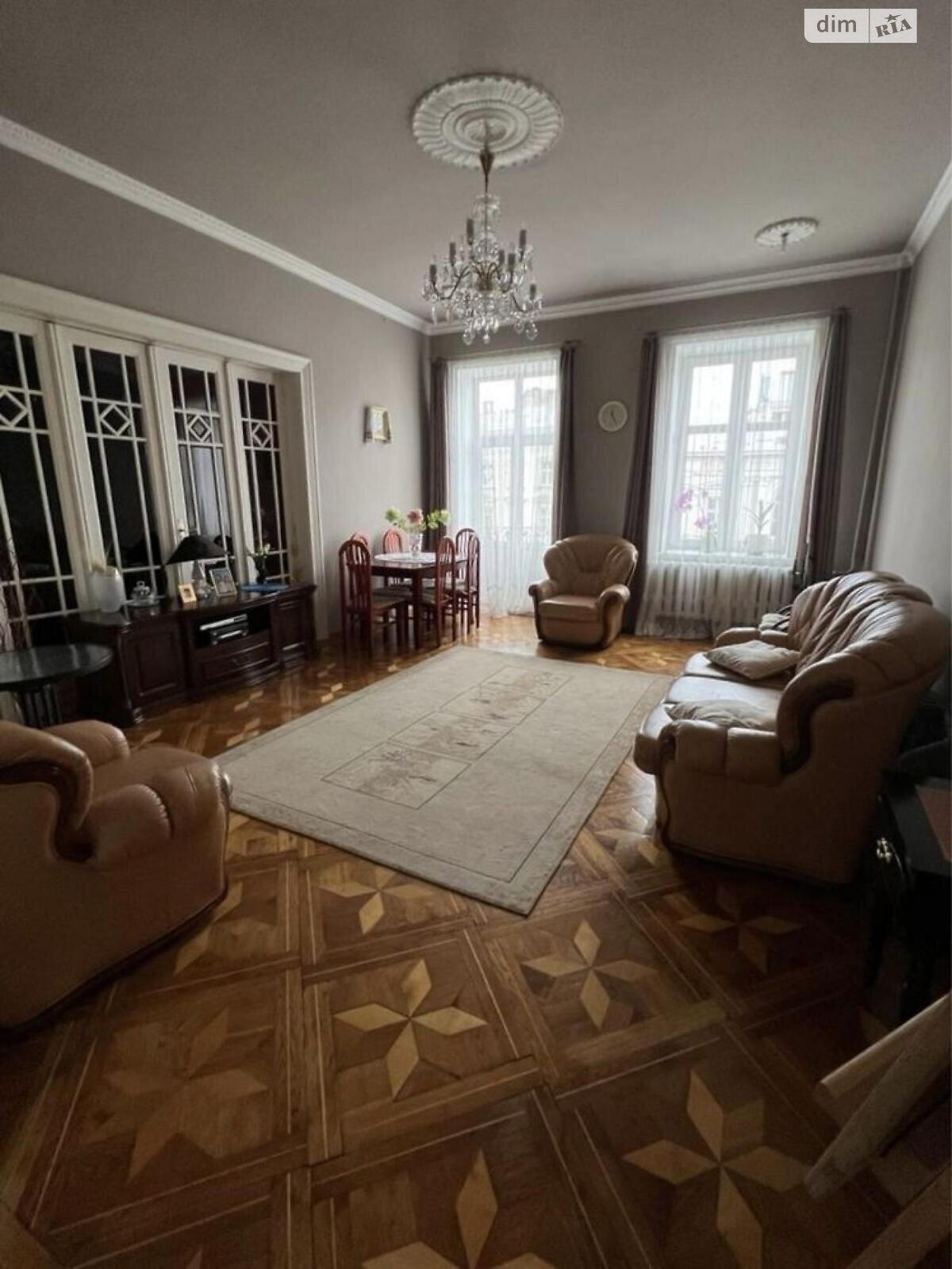 Продажа трехкомнатной квартиры в Львове, на просп. Шевченко, район Галицкий фото 1 Продажа трехкомнатной квартиры в Львове, на просп. Шевченко, район Галицкий фото 1