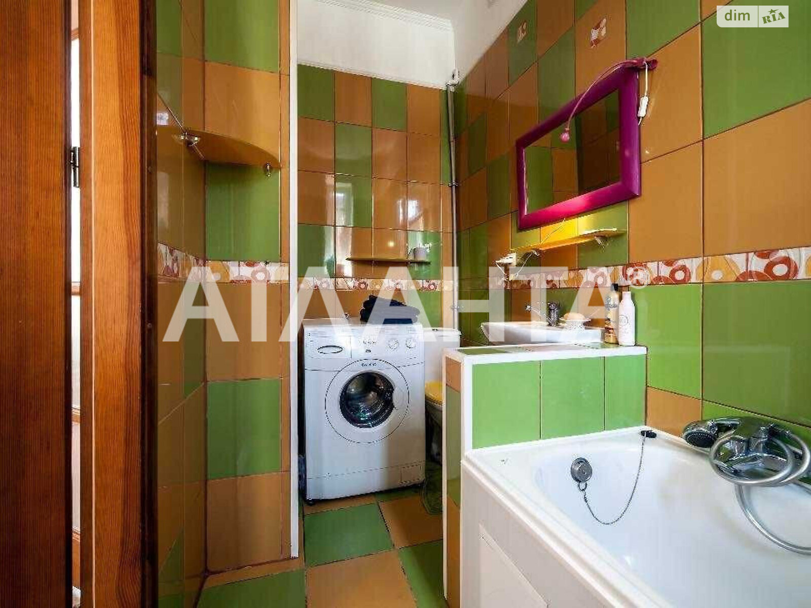 Продаж двокімнатної квартири в Львові, на вул. Турецька, район Галицький фото 1 Продаж двокімнатної квартири в Львові, на вул. Турецька, район Галицький фото 1