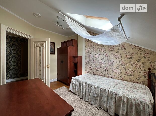 Продаж трикімнатної квартири в Львові, на пл. Франка Івана, район Галицький фото 1 Продаж трикімнатної квартири в Львові, на пл. Франка Івана, район Галицький фото 1