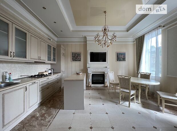 Продаж трикімнатної квартири в Львові, на пл. Франка Івана, район Галицький фото 1 Продаж трикімнатної квартири в Львові, на пл. Франка Івана, район Галицький фото 1