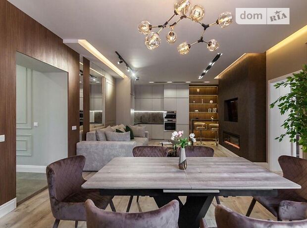 Продажа пятикомнатной квартиры в Львове, на ул. Стефаника 11, район Галицкий фото 1 Продажа пятикомнатной квартиры в Львове, на ул. Стефаника 11, район Галицкий фото 1