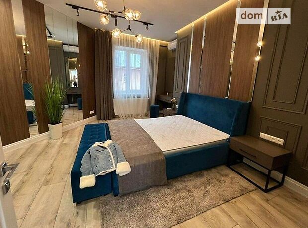 Продажа пятикомнатной квартиры в Львове, на ул. Стефаника 11, район Галицкий фото 1 Продажа пятикомнатной квартиры в Львове, на ул. Стефаника 11, район Галицкий фото 1