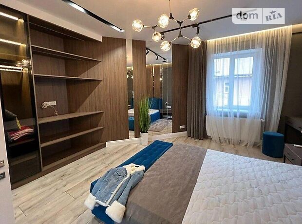 Продажа пятикомнатной квартиры в Львове, на ул. Стефаника 11, район Галицкий фото 1 Продажа пятикомнатной квартиры в Львове, на ул. Стефаника 11, район Галицкий фото 1