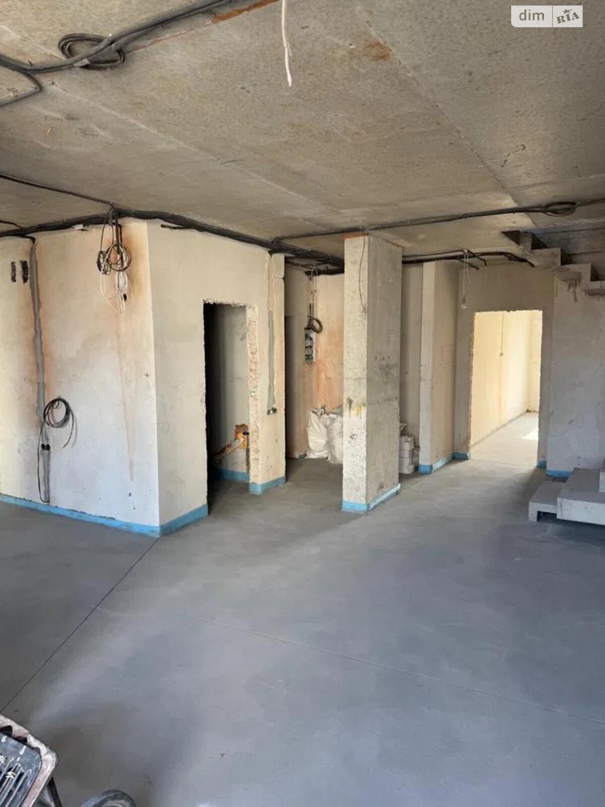 Продажа трехкомнатной квартиры в Львове, на ул. Под Голоском, район Голоско фото 1 Продажа трехкомнатной квартиры в Львове, на ул. Под Голоском, район Голоско фото 1