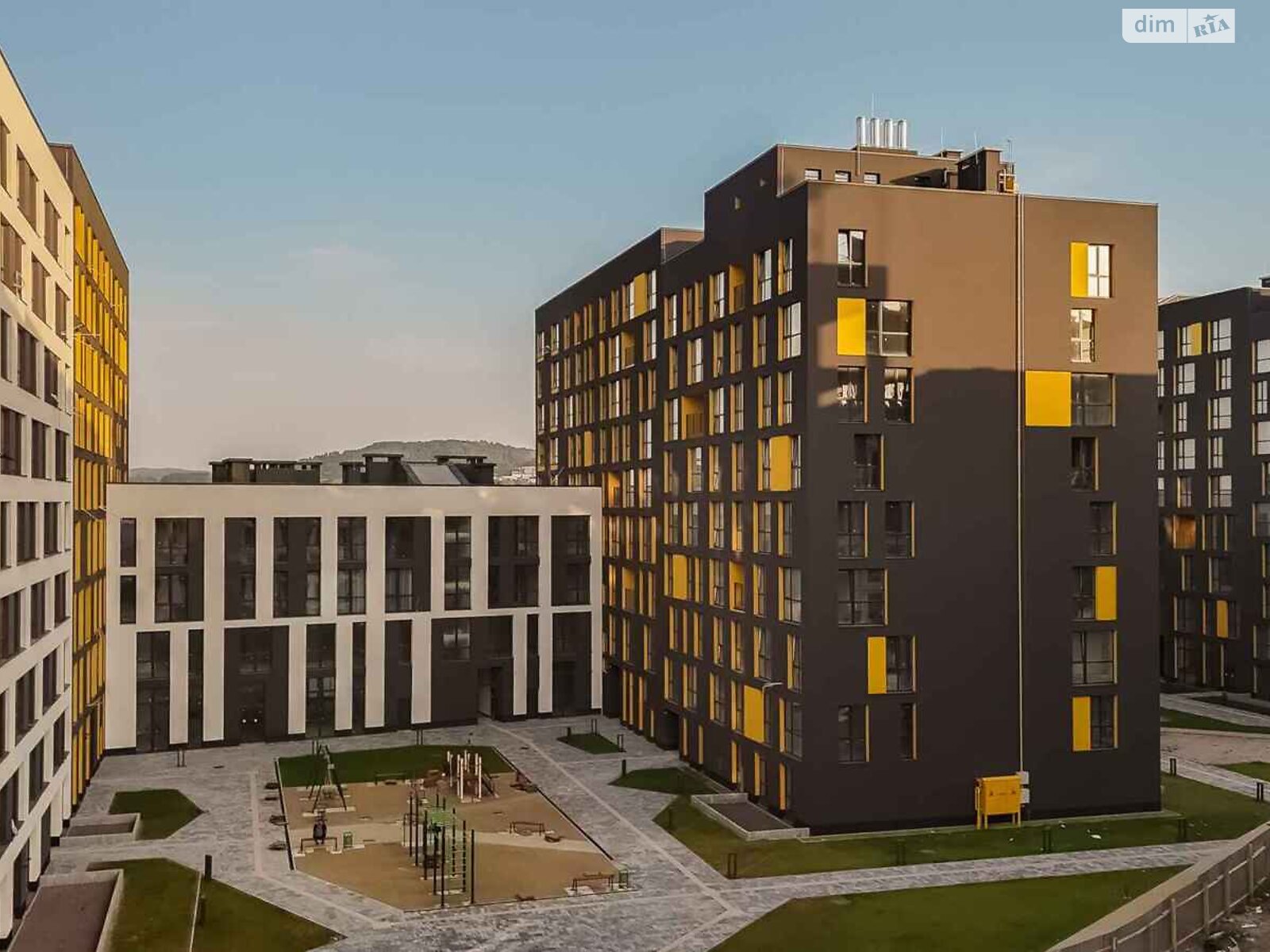 Продаж двокімнатної квартири в Львові, на вул. Хмельницького Богдана 207Г, фото 1 Продаж двокімнатної квартири в Львові, на вул. Хмельницького Богдана 207Г, фото 1