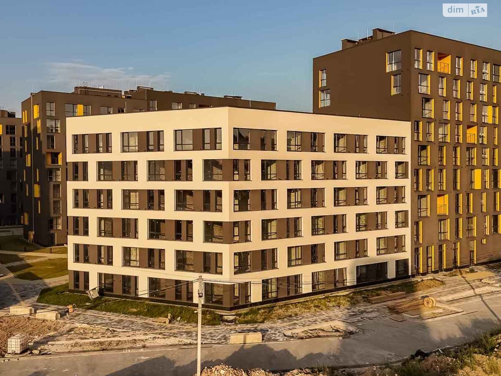 Продаж двокімнатної квартири в Львові, на вул. Хмельницького Богдана 207Г, фото 1 Продаж двокімнатної квартири в Львові, на вул. Хмельницького Богдана 207Г, фото 1