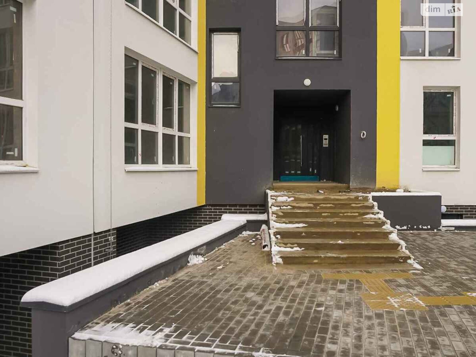 Продажа двухкомнатной квартиры в Львове, на ул. Железнодорожная 7, район Привокзальная фото 1 Продажа двухкомнатной квартиры в Львове, на ул. Железнодорожная 7, район Привокзальная фото 1