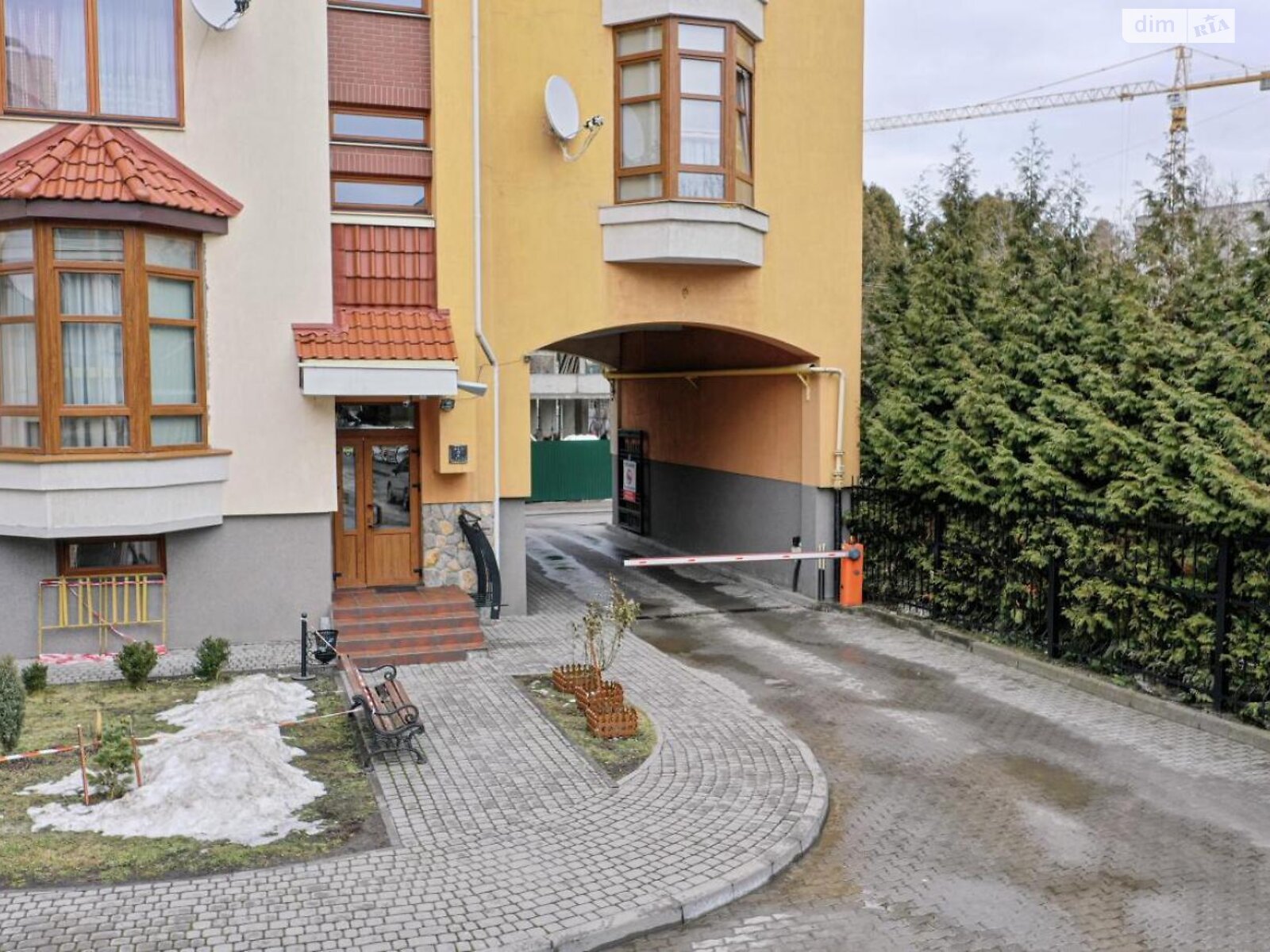 Продажа пятикомнатной квартиры в Львове, на ул. Гординских 4, район Кастёловка фото 1 Продажа пятикомнатной квартиры в Львове, на ул. Гординских 4, район Кастёловка фото 1