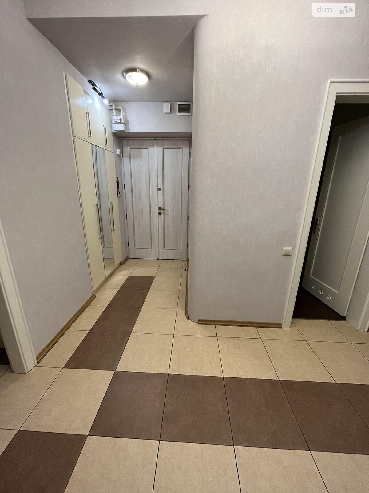 Продажа трехкомнатной квартиры в Львове, на ул. Захариевича 2, район Кастёловка фото 1 Продажа трехкомнатной квартиры в Львове, на ул. Захариевича 2, район Кастёловка фото 1