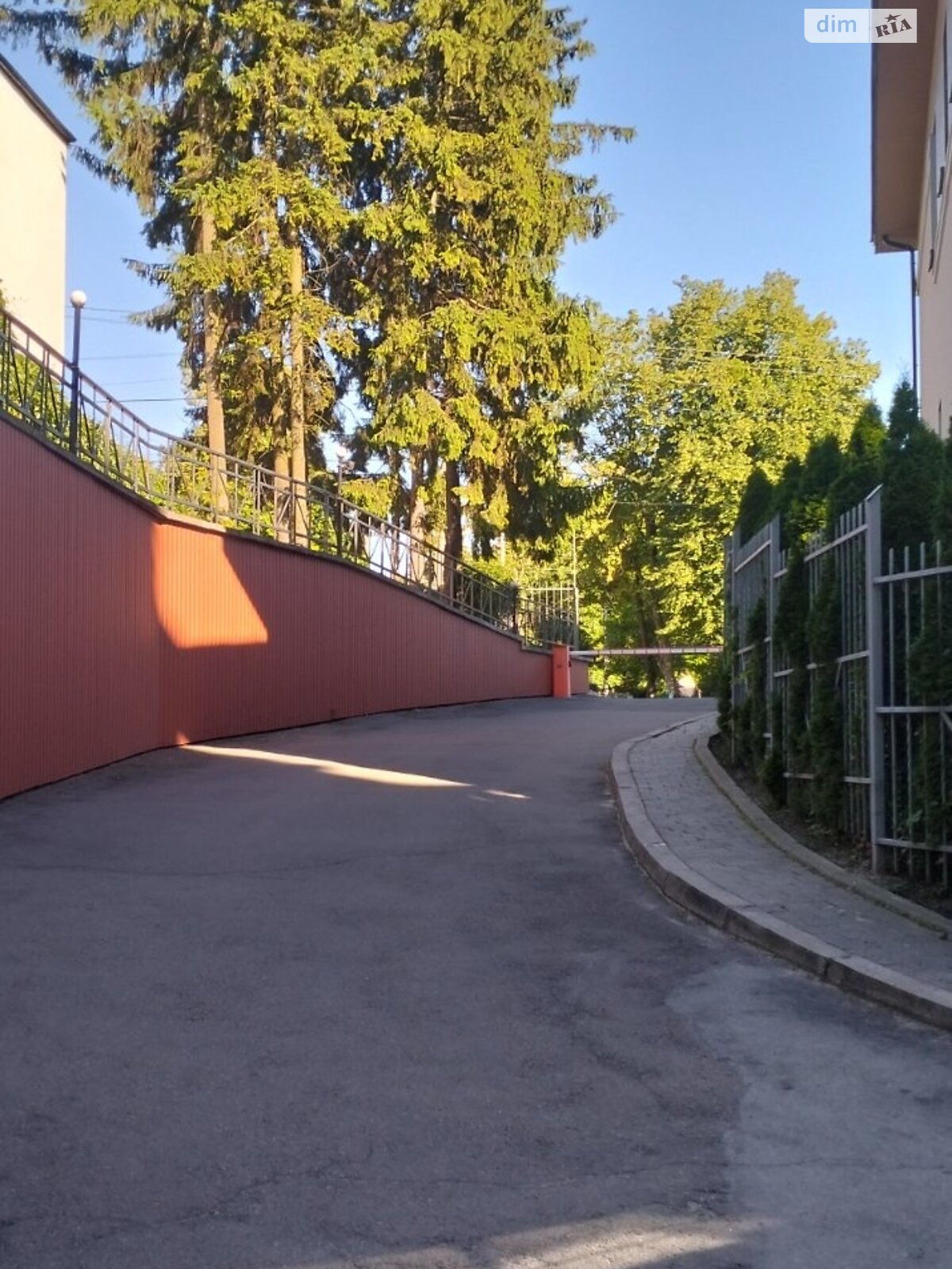 Продажа трехкомнатной квартиры в Львове, на ул. Нежинская 29В, район Кайзервальд фото 1 Продажа трехкомнатной квартиры в Львове, на ул. Нежинская 29В, район Кайзервальд фото 1