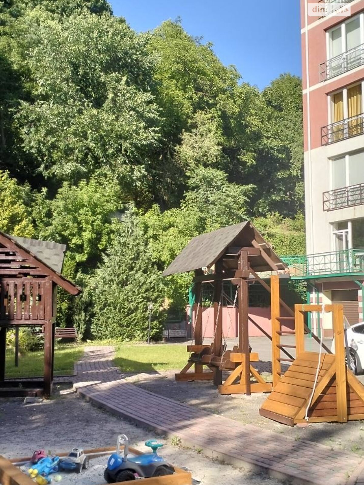 Продажа трехкомнатной квартиры в Львове, на ул. Нежинская 29В, район Кайзервальд фото 1 Продажа трехкомнатной квартиры в Львове, на ул. Нежинская 29В, район Кайзервальд фото 1