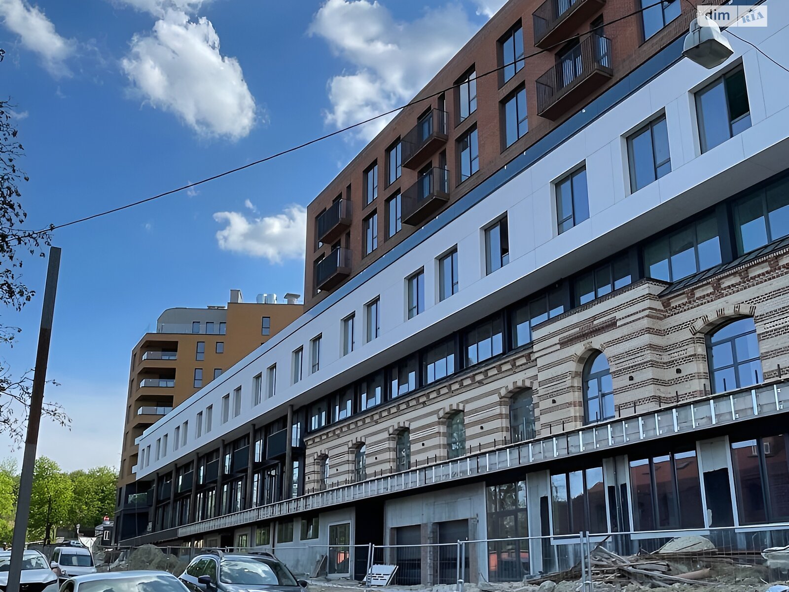 Продаж трикімнатної квартири в Львові, на вул. Клепарівська 15, район Клепарів фото 1 Продаж трикімнатної квартири в Львові, на вул. Клепарівська 15, район Клепарів фото 1