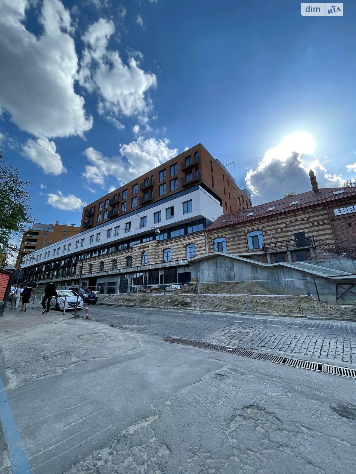 Продажа трехкомнатной квартиры в Львове, на ул. Клепаровская 15, район Клепаров фото 1 Продажа трехкомнатной квартиры в Львове, на ул. Клепаровская 15, район Клепаров фото 1