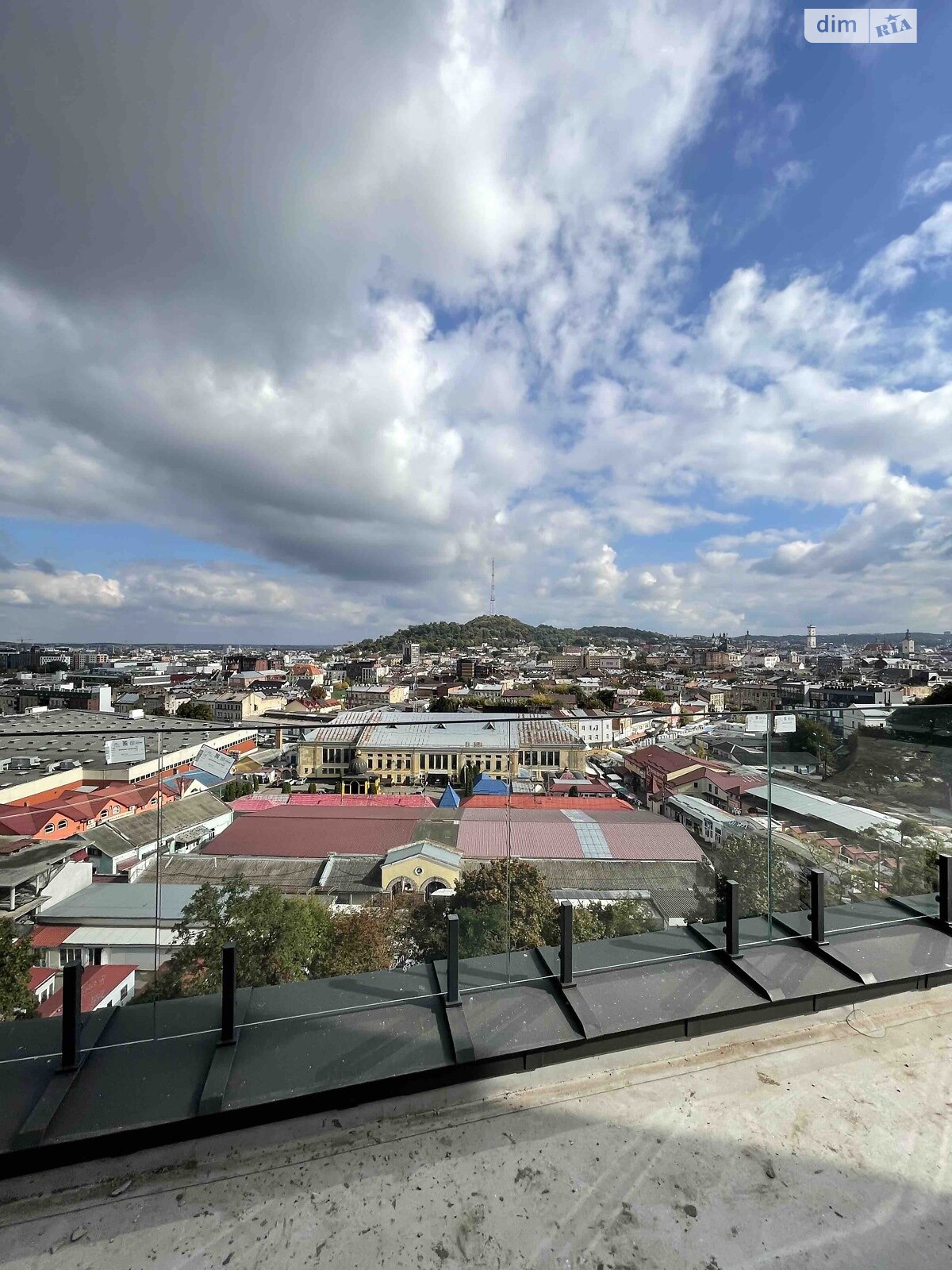 Продаж трикімнатної квартири в Львові, на вул. Клепарівська 15, район Клепарів фото 1