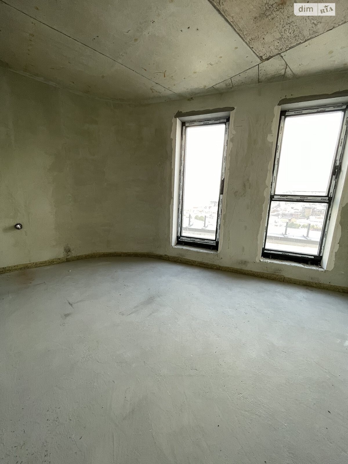 Продажа трехкомнатной квартиры в Львове, на ул. Клепаровская 15, район Клепаров фото 1