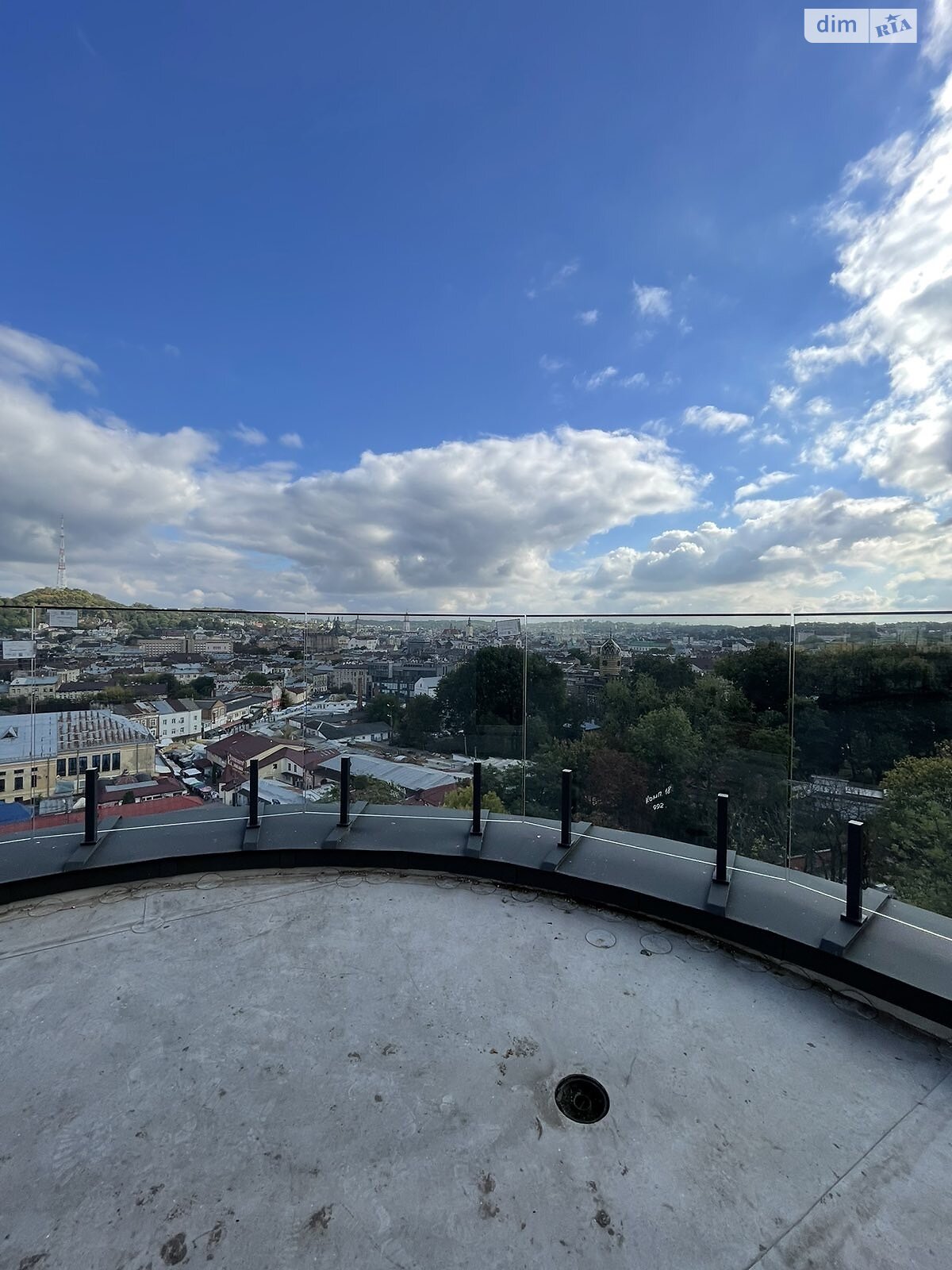 Продажа трехкомнатной квартиры в Львове, на ул. Клепаровская 15, район Клепаров фото 1