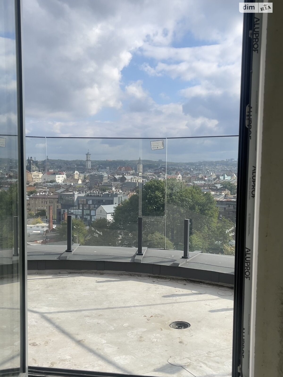 Продажа трехкомнатной квартиры в Львове, на ул. Клепаровская 15, район Клепаров фото 1