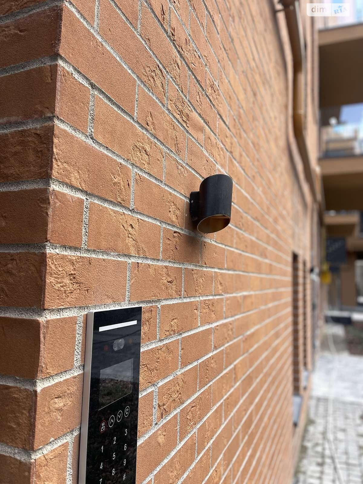 Продажа трехкомнатной квартиры в Львове, на ул. Клепаровская 15, район Клепаров фото 1