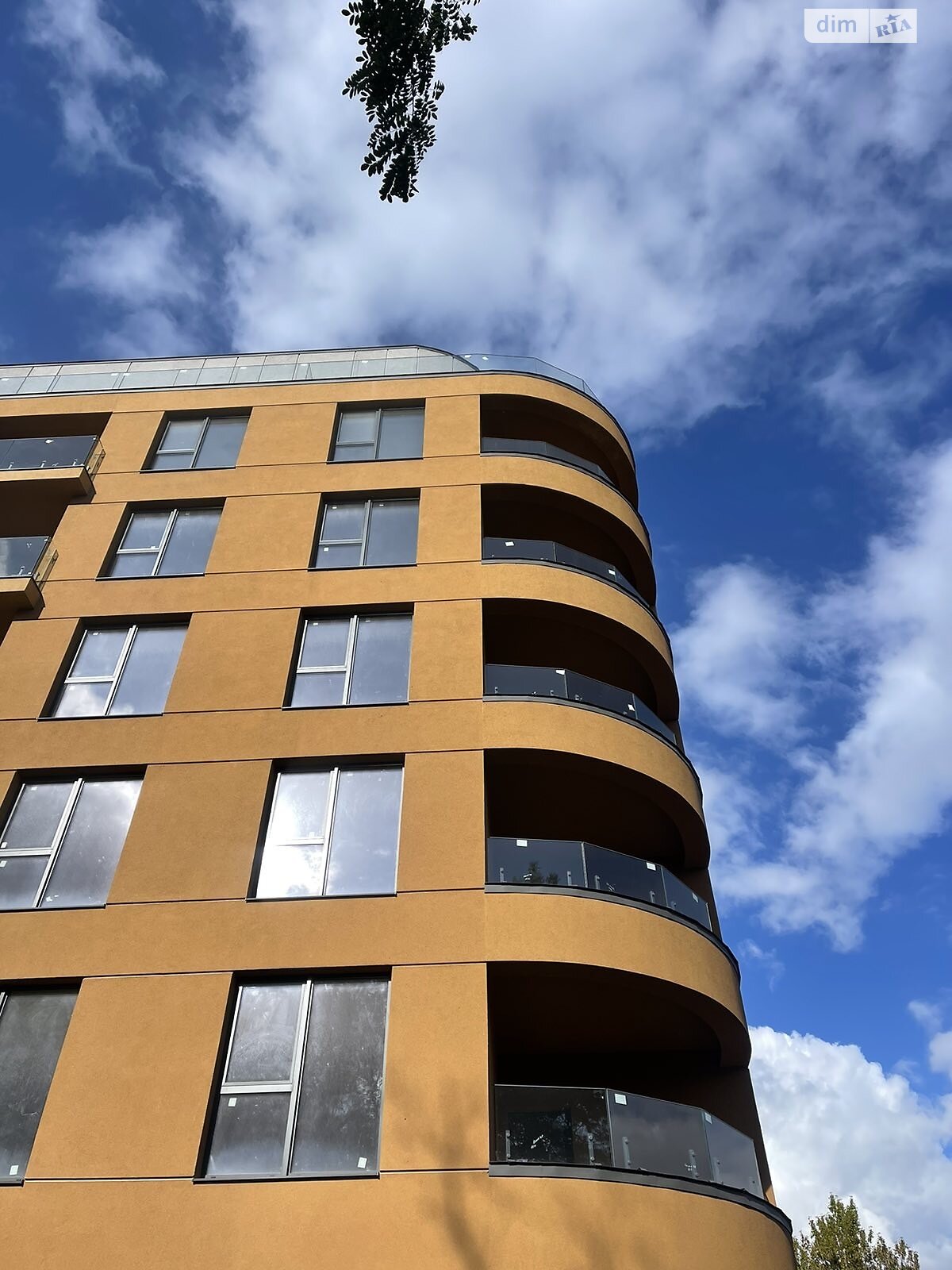 Продажа трехкомнатной квартиры в Львове, на ул. Клепаровская 15, район Клепаров фото 1