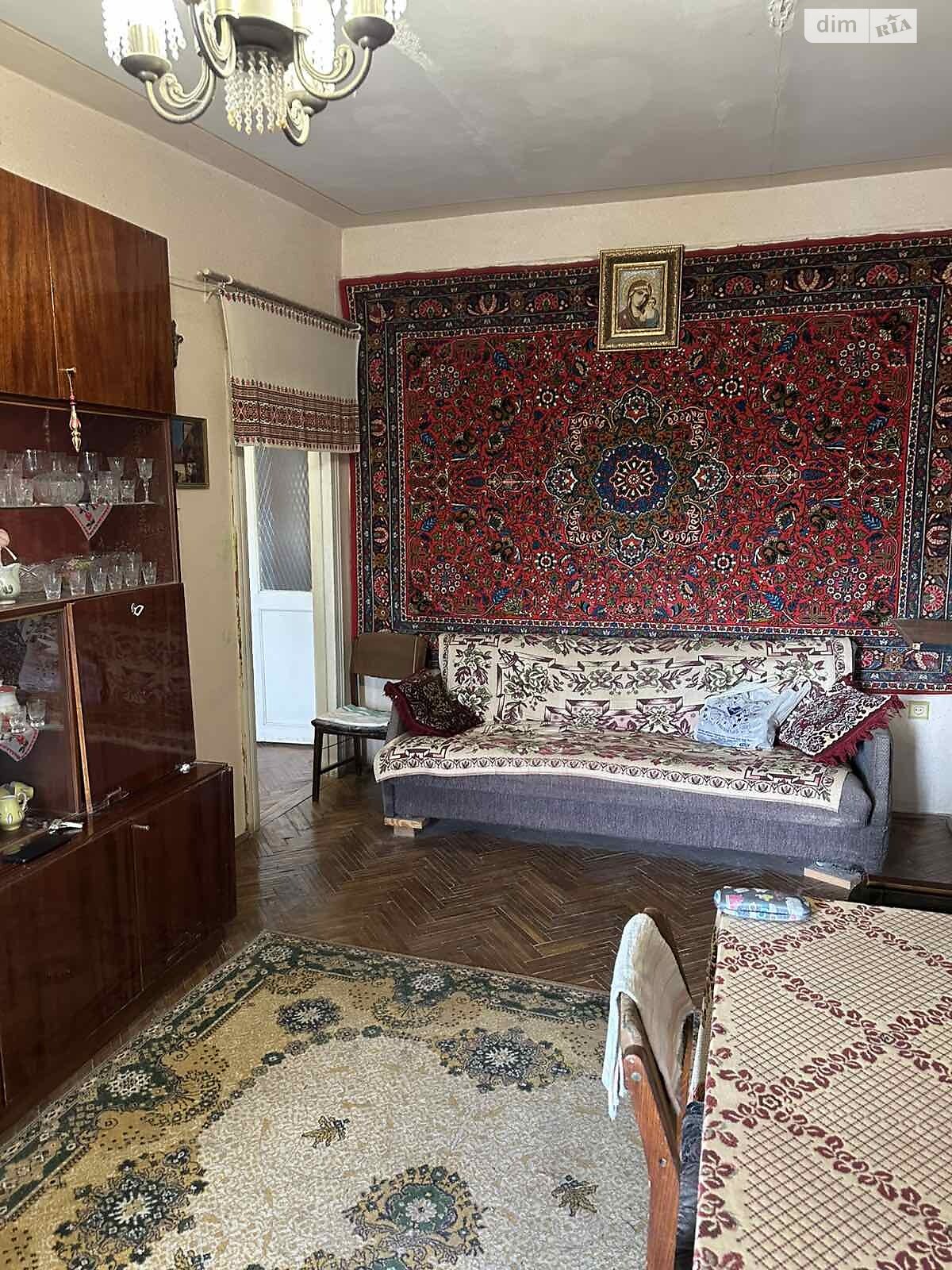 Продаж трикімнатної квартири в Львові, на вул. Золота, район Клепарів фото 1 Продаж трикімнатної квартири в Львові, на вул. Золота, район Клепарів фото 1