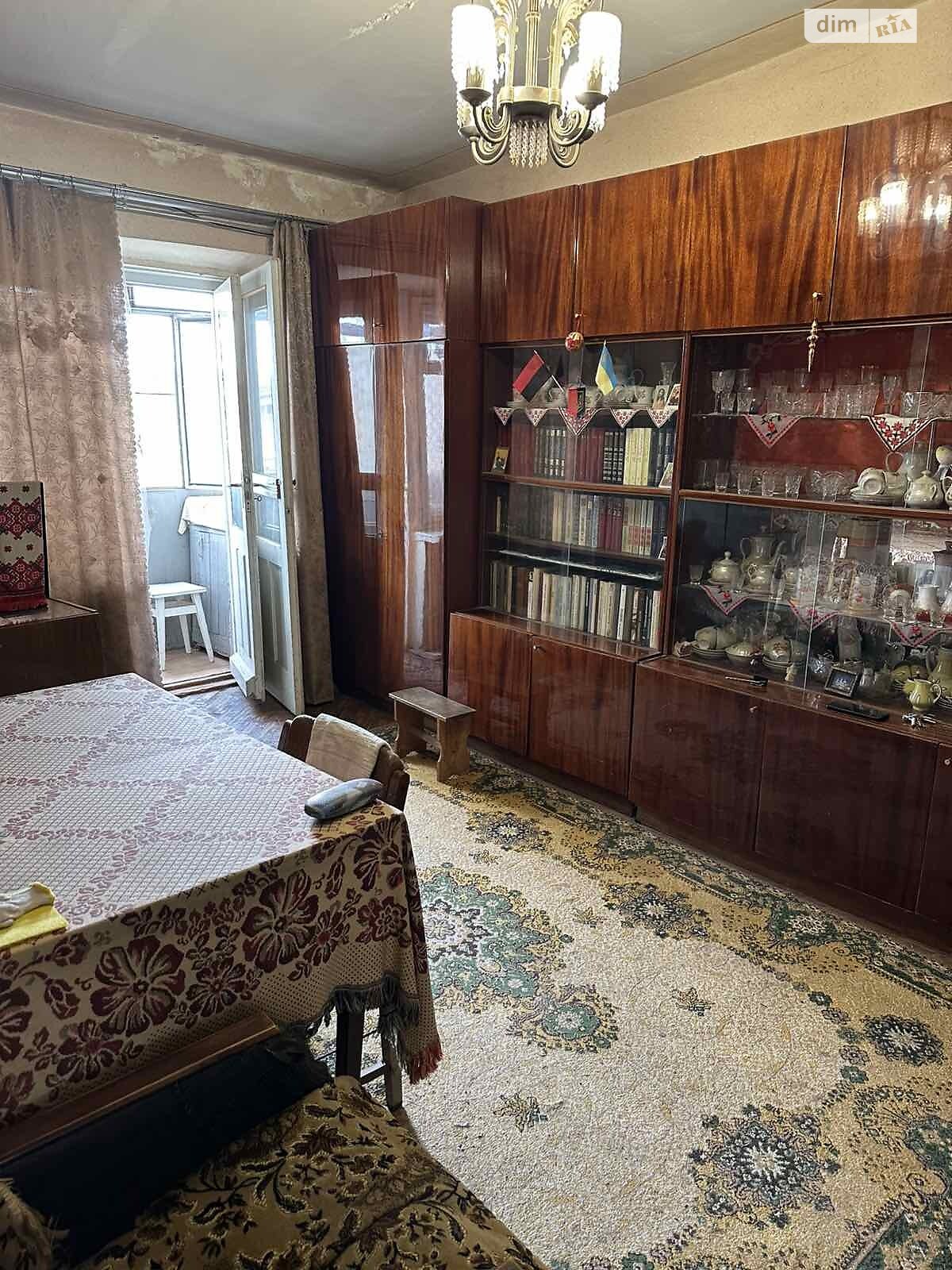 Продаж трикімнатної квартири в Львові, на вул. Золота, район Клепарів фото 1 Продаж трикімнатної квартири в Львові, на вул. Золота, район Клепарів фото 1