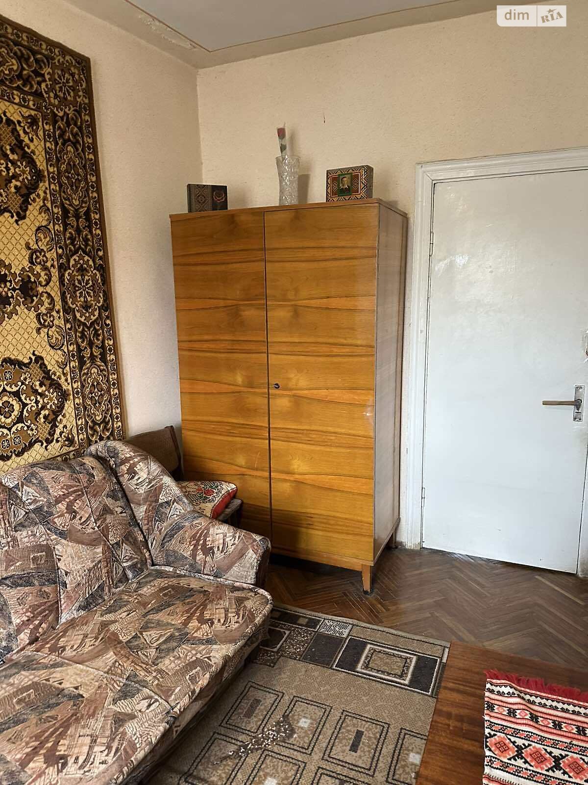 Продаж трикімнатної квартири в Львові, на вул. Золота, район Клепарів фото 1 Продаж трикімнатної квартири в Львові, на вул. Золота, район Клепарів фото 1