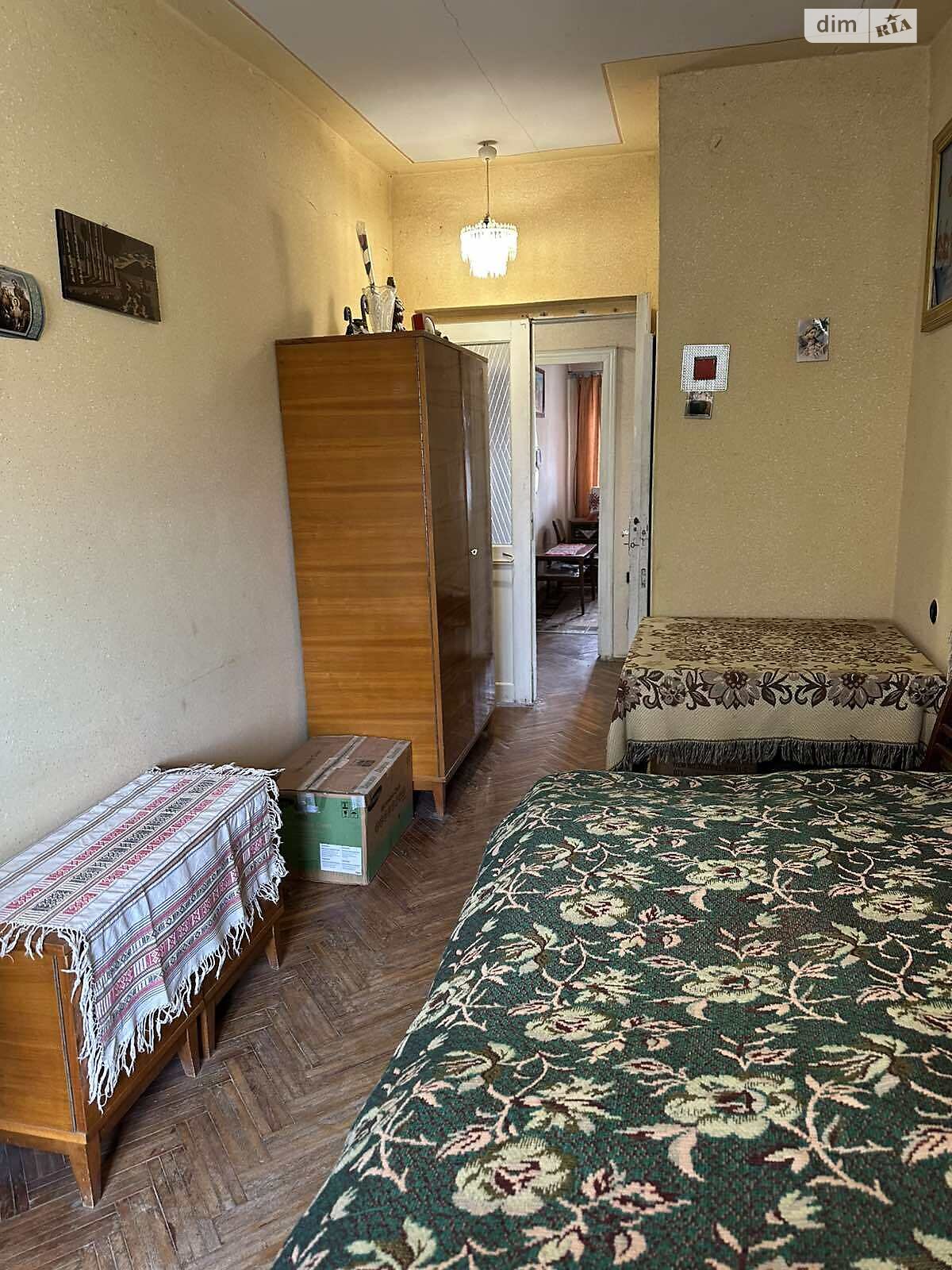 Продаж трикімнатної квартири в Львові, на вул. Золота, район Клепарів фото 1 Продаж трикімнатної квартири в Львові, на вул. Золота, район Клепарів фото 1