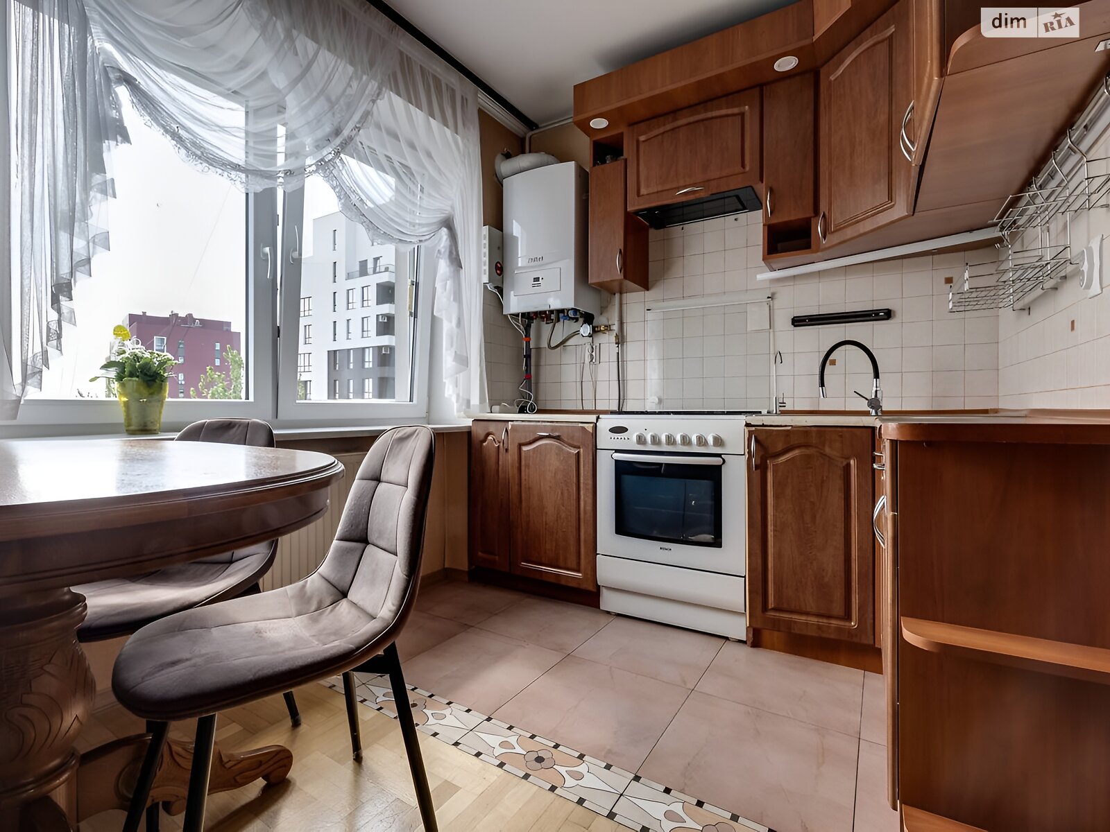 Продажа трехкомнатной квартиры в Львове, на ул. Золотая 18, район Клепаров фото 1 Продажа трехкомнатной квартиры в Львове, на ул. Золотая 18, район Клепаров фото 1