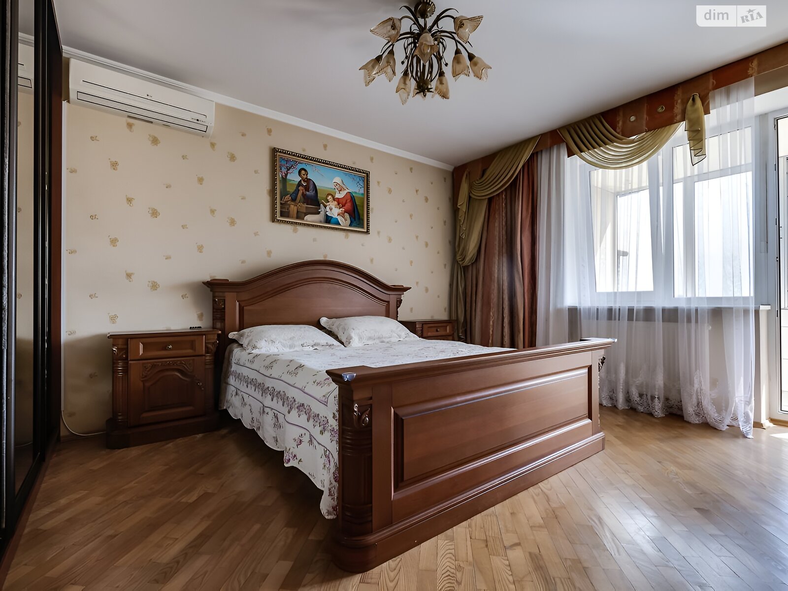 Продажа трехкомнатной квартиры в Львове, на ул. Золотая 18, район Клепаров фото 1 Продажа трехкомнатной квартиры в Львове, на ул. Золотая 18, район Клепаров фото 1