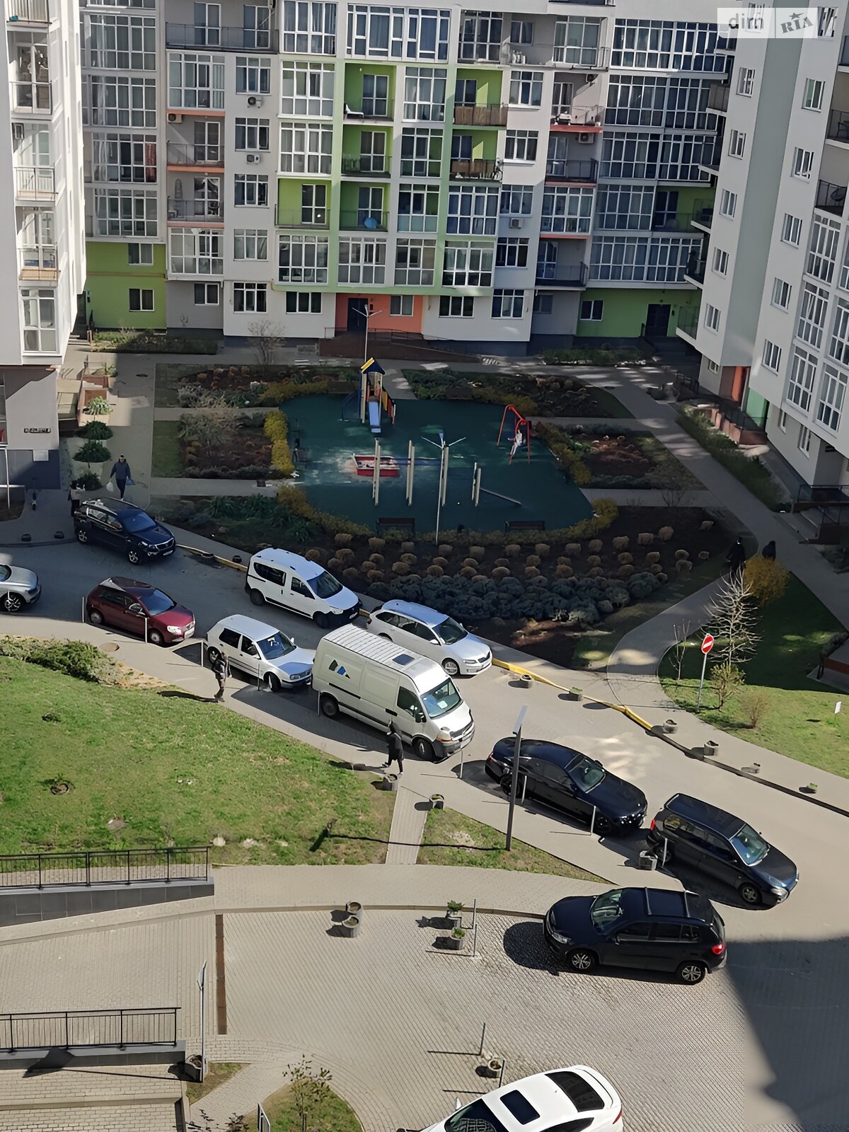 Продажа трехкомнатной квартиры в Львове, на пл. Князя Святослава, район Галицкий фото 1 Продажа трехкомнатной квартиры в Львове, на пл. Князя Святослава, район Галицкий фото 1