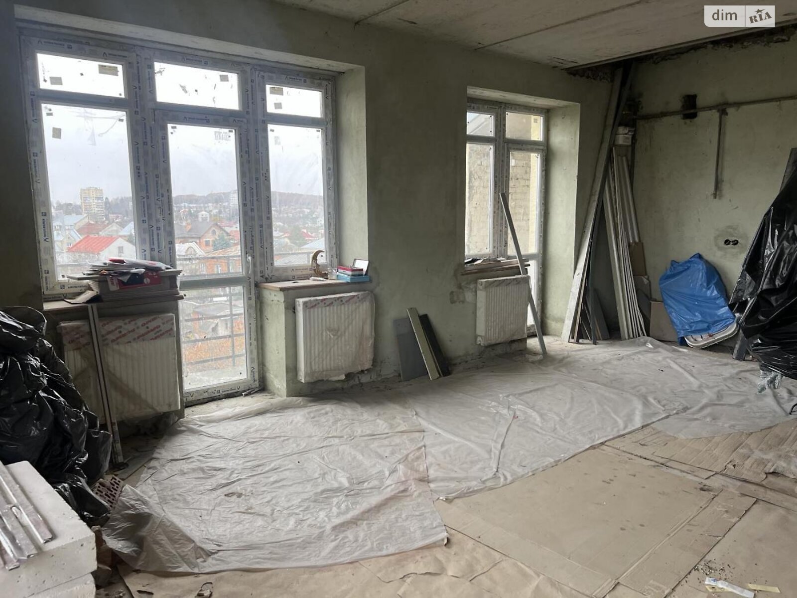 Продаж трикімнатної квартири в Львові, на вул. Глинянський Тракт, район Кривчиці фото 1 Продаж трикімнатної квартири в Львові, на вул. Глинянський Тракт, район Кривчиці фото 1