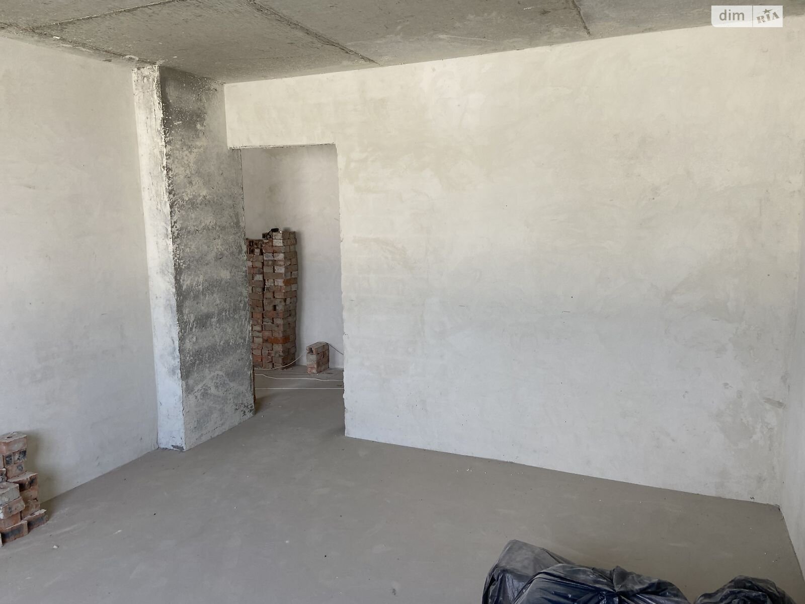 Продаж трикімнатної квартири в Львові, на вул. Глинянський Тракт, район Кривчиці фото 1 Продаж трикімнатної квартири в Львові, на вул. Глинянський Тракт, район Кривчиці фото 1