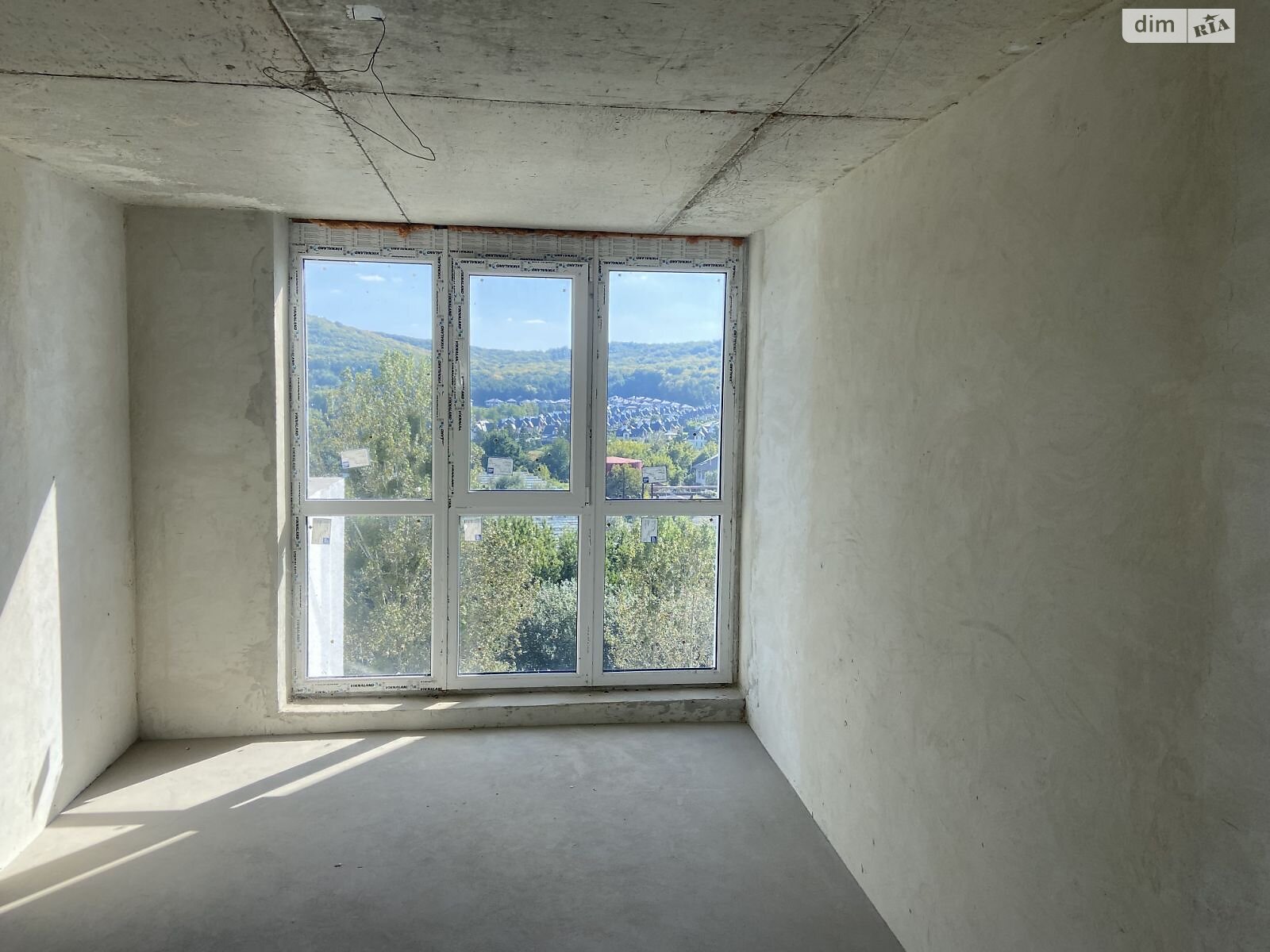 Продаж трикімнатної квартири в Львові, на вул. Глинянський Тракт, район Кривчиці фото 1 Продаж трикімнатної квартири в Львові, на вул. Глинянський Тракт, район Кривчиці фото 1