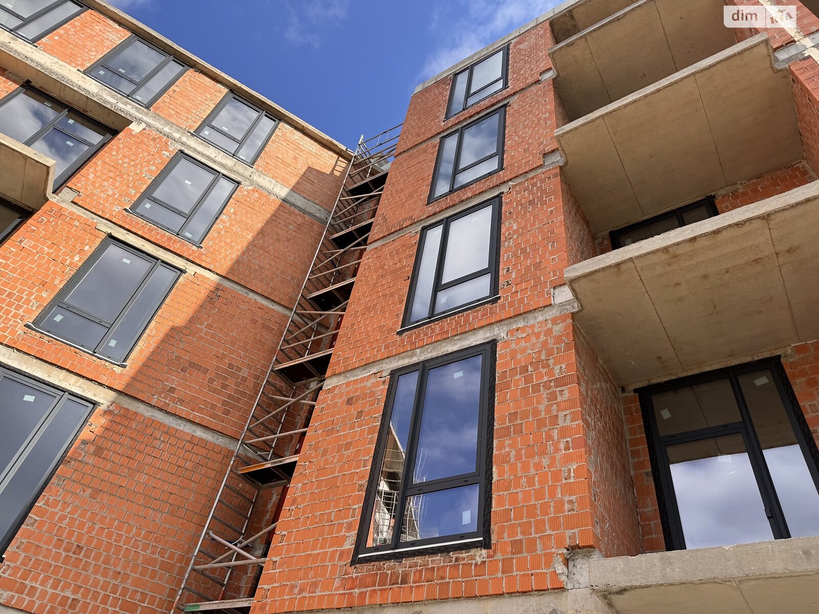 Продажа трехкомнатной квартиры в Львове, на ул. Колумба Христофора 8, район Кривчицы фото 1