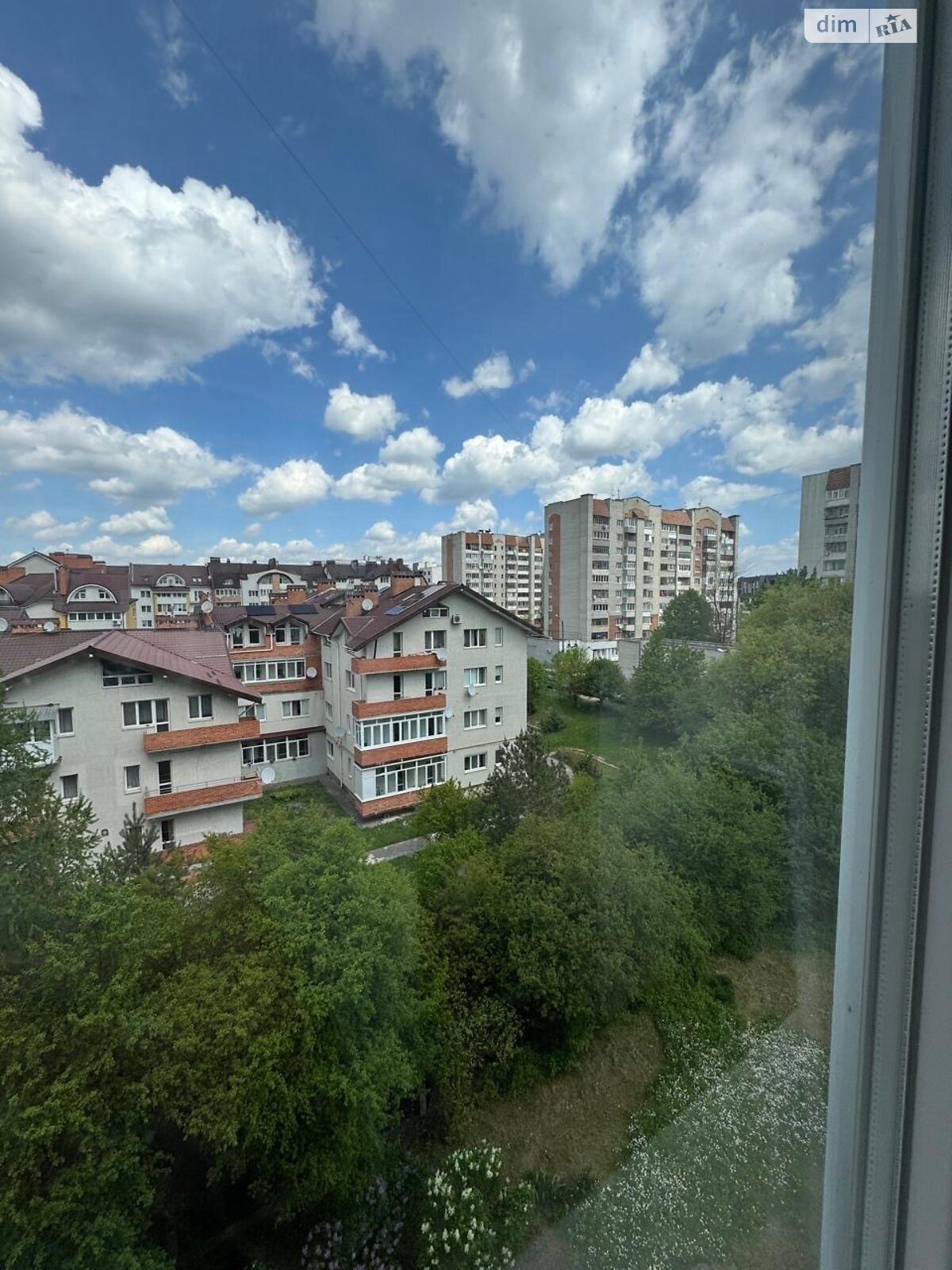 Продаж п`ятикімнатної квартири в Львові, на вул. Роксоляни, район Левандівка фото 1 Продаж п`ятикімнатної квартири в Львові, на вул. Роксоляни, район Левандівка фото 1