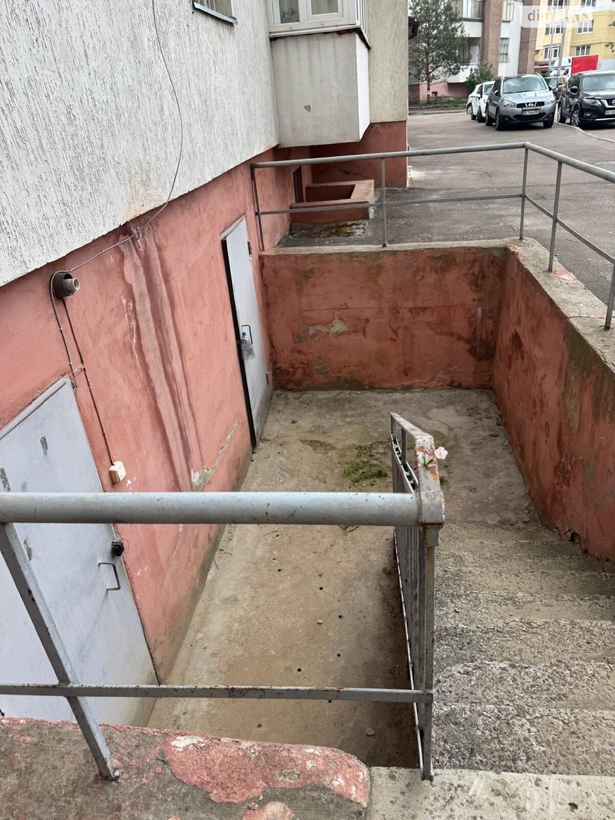 Продаж п`ятикімнатної квартири в Львові, на вул. Роксоляни, район Левандівка фото 1 Продаж п`ятикімнатної квартири в Львові, на вул. Роксоляни, район Левандівка фото 1