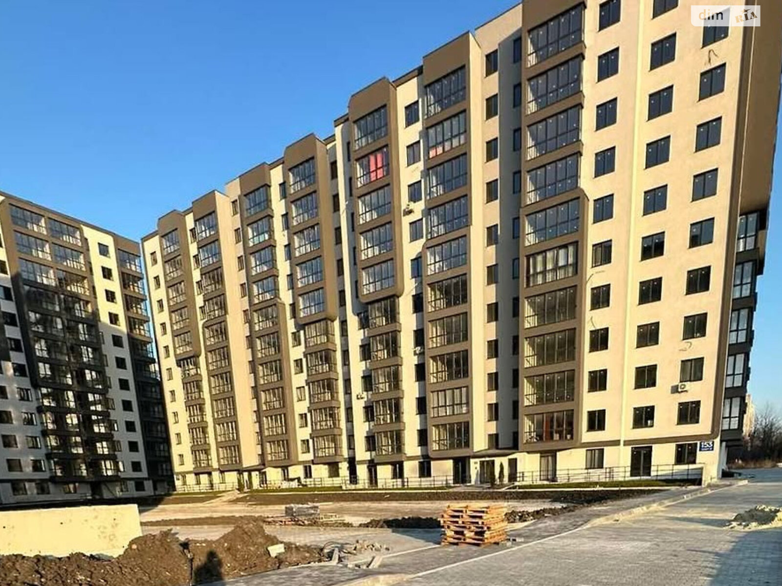 Продажа однокомнатной квартиры в Львове, на ул. Роксоляны, район Левандовка фото 1 Продажа однокомнатной квартиры в Львове, на ул. Роксоляны, район Левандовка фото 1