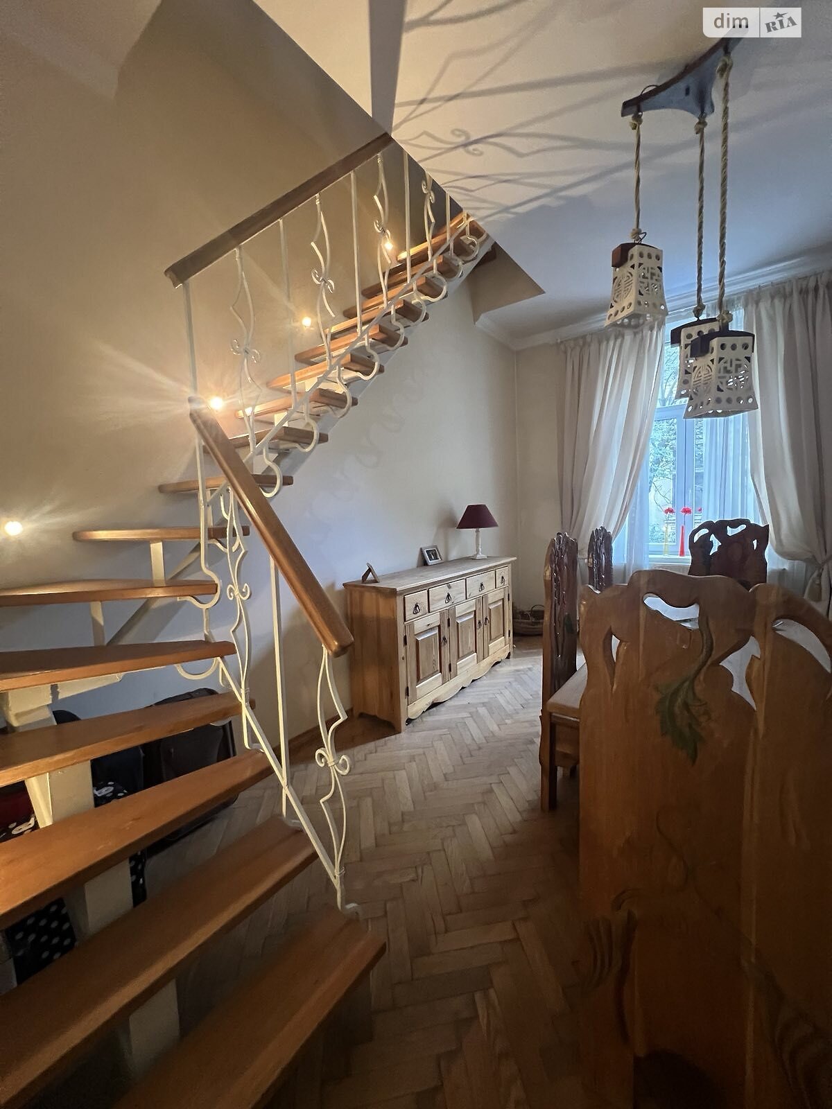Продаж трикімнатної квартири в Львові, на вул. Донцова Дмитра 17, район Личаківський фото 1 Продаж трикімнатної квартири в Львові, на вул. Донцова Дмитра 17, район Личаківський фото 1