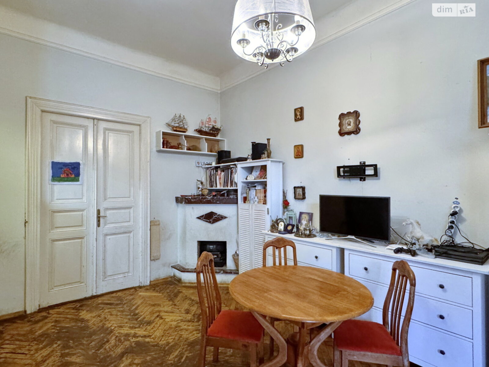 Продаж трикімнатної квартири в Львові, на вул. Донцова Дмитра 9, район Личаків фото 1 Продаж трикімнатної квартири в Львові, на вул. Донцова Дмитра 9, район Личаків фото 1