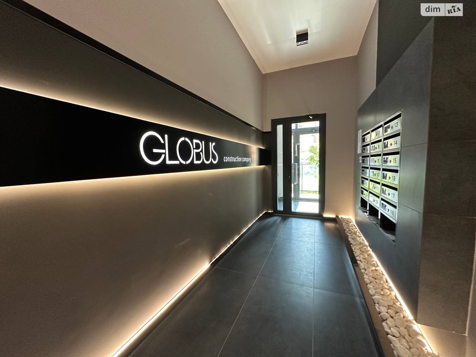 Продаж двокімнатної квартири в Львові, на вул. Героїв Маріуполя 17, район Личаків фото 1