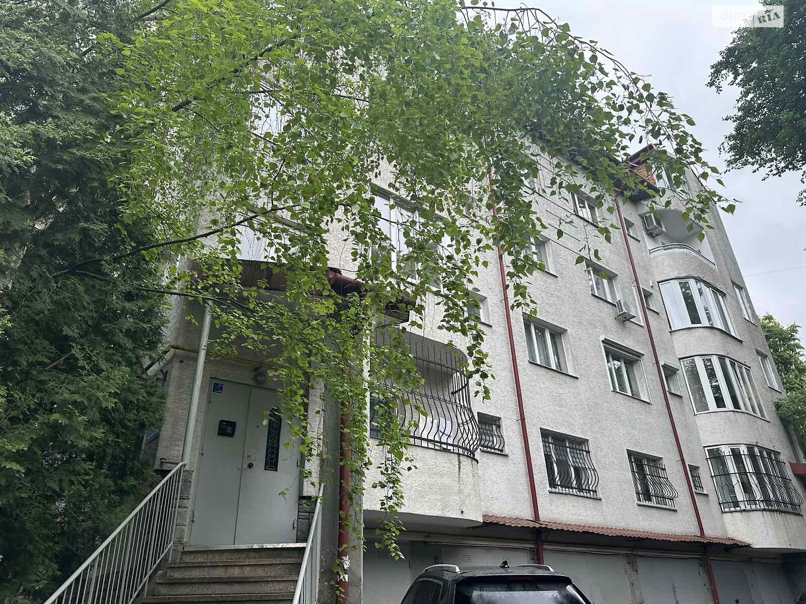 Продажа трехкомнатной квартиры в Львове, на ул. Карпатская 15, район Лычаков фото 1 Продажа трехкомнатной квартиры в Львове, на ул. Карпатская 15, район Лычаков фото 1