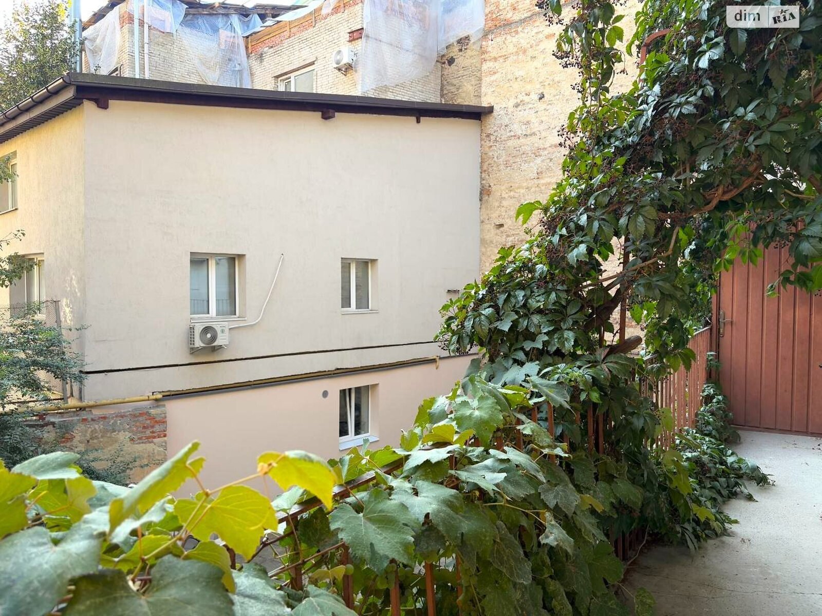 Продаж двокімнатної квартири в Львові, на вул. Пекарська, район Личаків фото 1 Продаж двокімнатної квартири в Львові, на вул. Пекарська, район Личаків фото 1