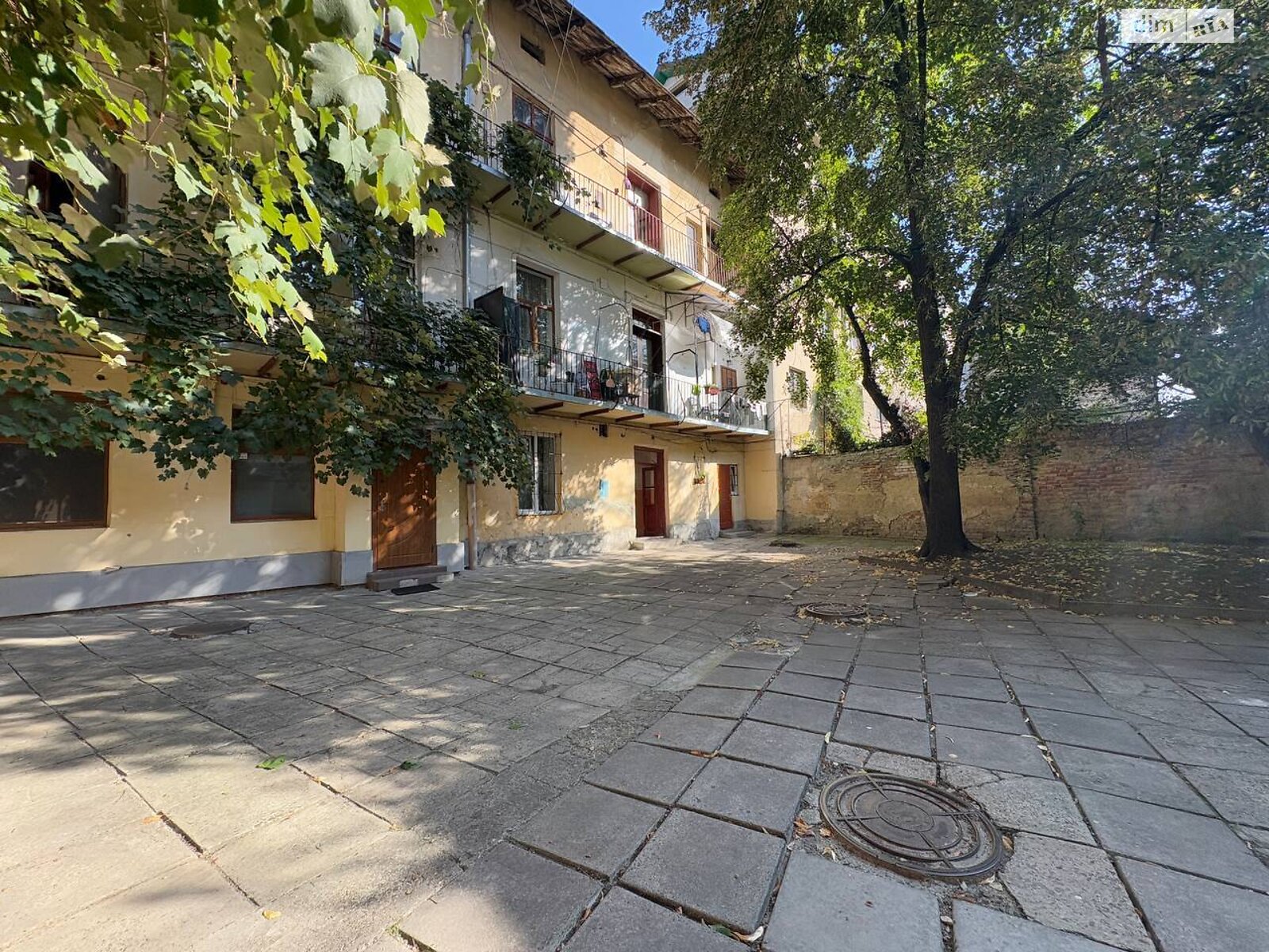 Продаж двокімнатної квартири в Львові, на вул. Пекарська, район Личаків фото 1 Продаж двокімнатної квартири в Львові, на вул. Пекарська, район Личаків фото 1