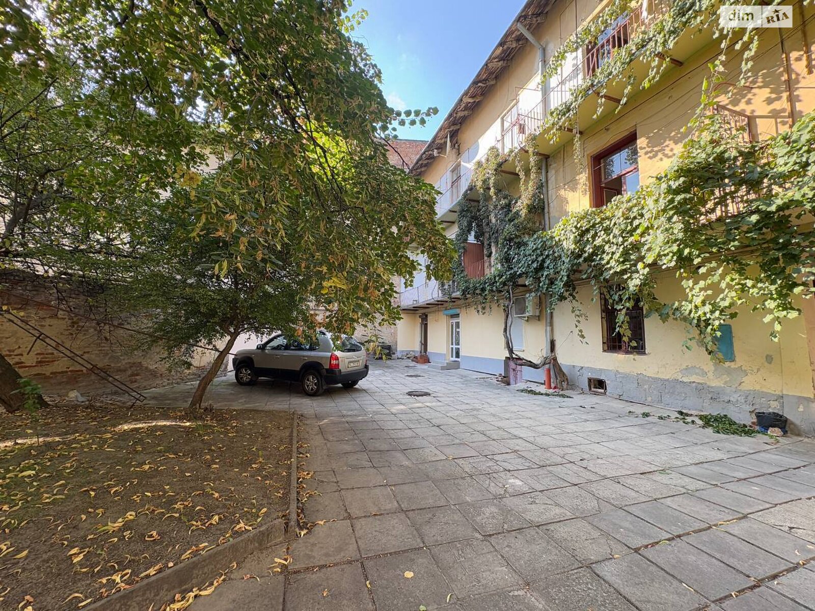 Продаж двокімнатної квартири в Львові, на вул. Пекарська, район Личаків фото 1 Продаж двокімнатної квартири в Львові, на вул. Пекарська, район Личаків фото 1