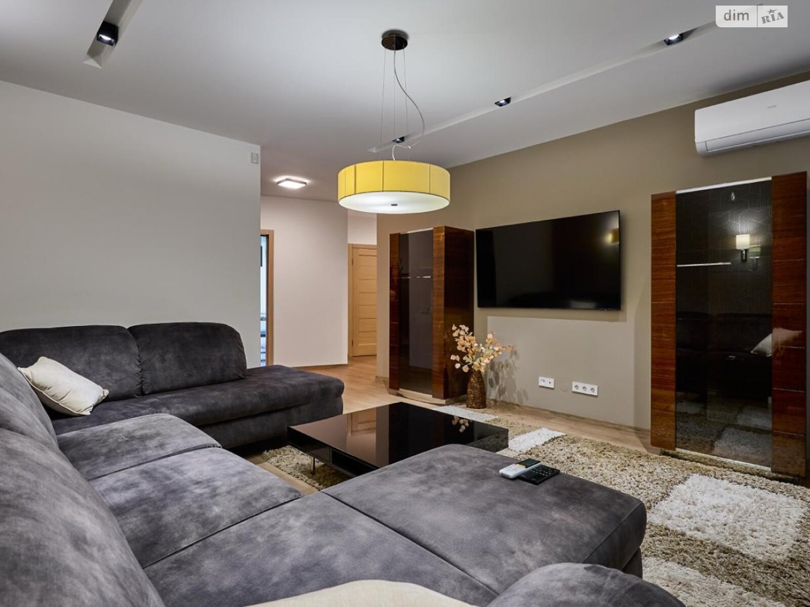 Продаж двокімнатної квартири в Львові, на вул. Пекарська, кв. 1, район Личаків фото 1 Продаж двокімнатної квартири в Львові, на вул. Пекарська, кв. 1, район Личаків фото 1