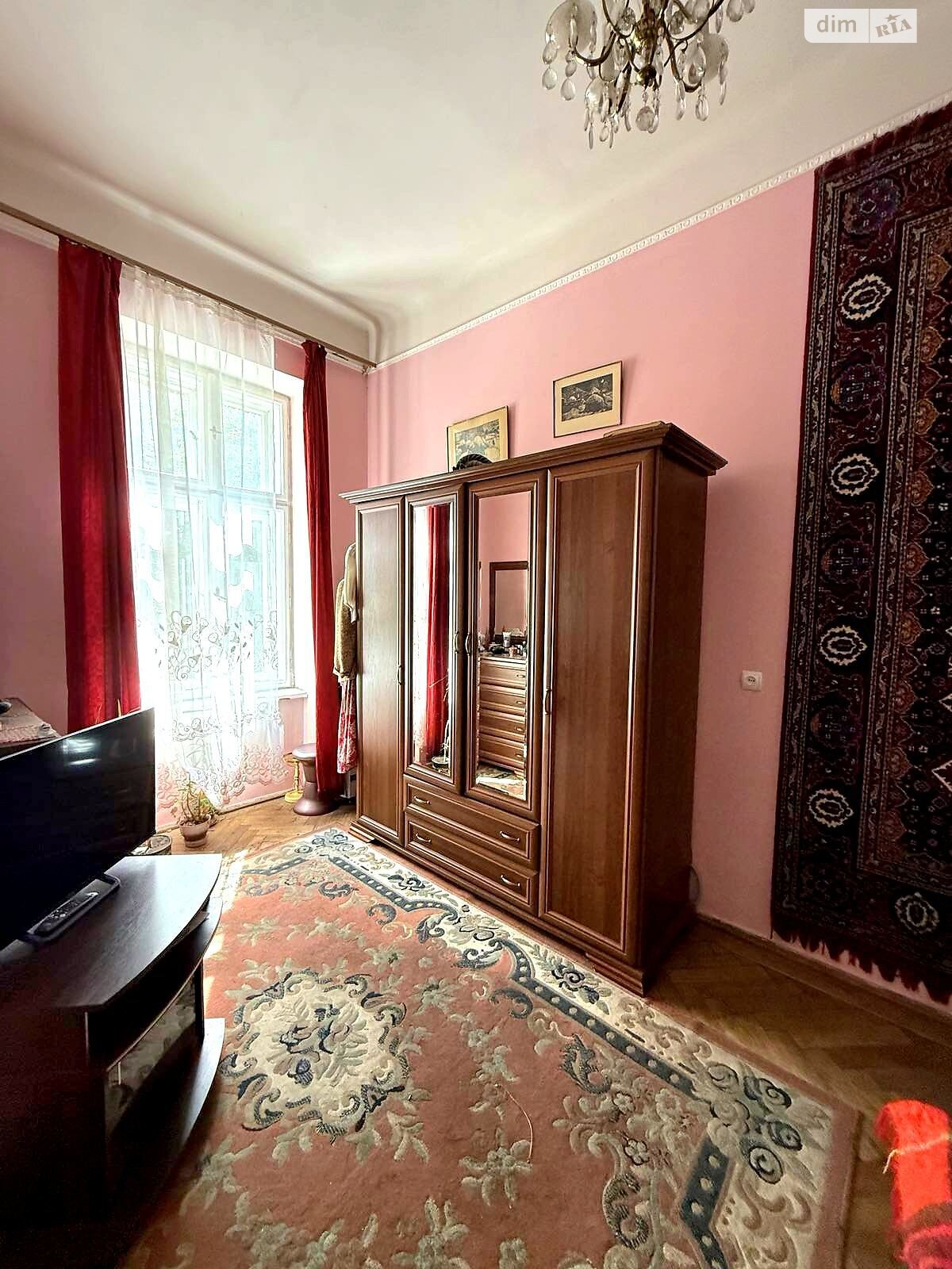 Продаж трикімнатної квартири в Львові, на вул. Верхратського 3, район Личаків фото 1 Продаж трикімнатної квартири в Львові, на вул. Верхратського 3, район Личаків фото 1