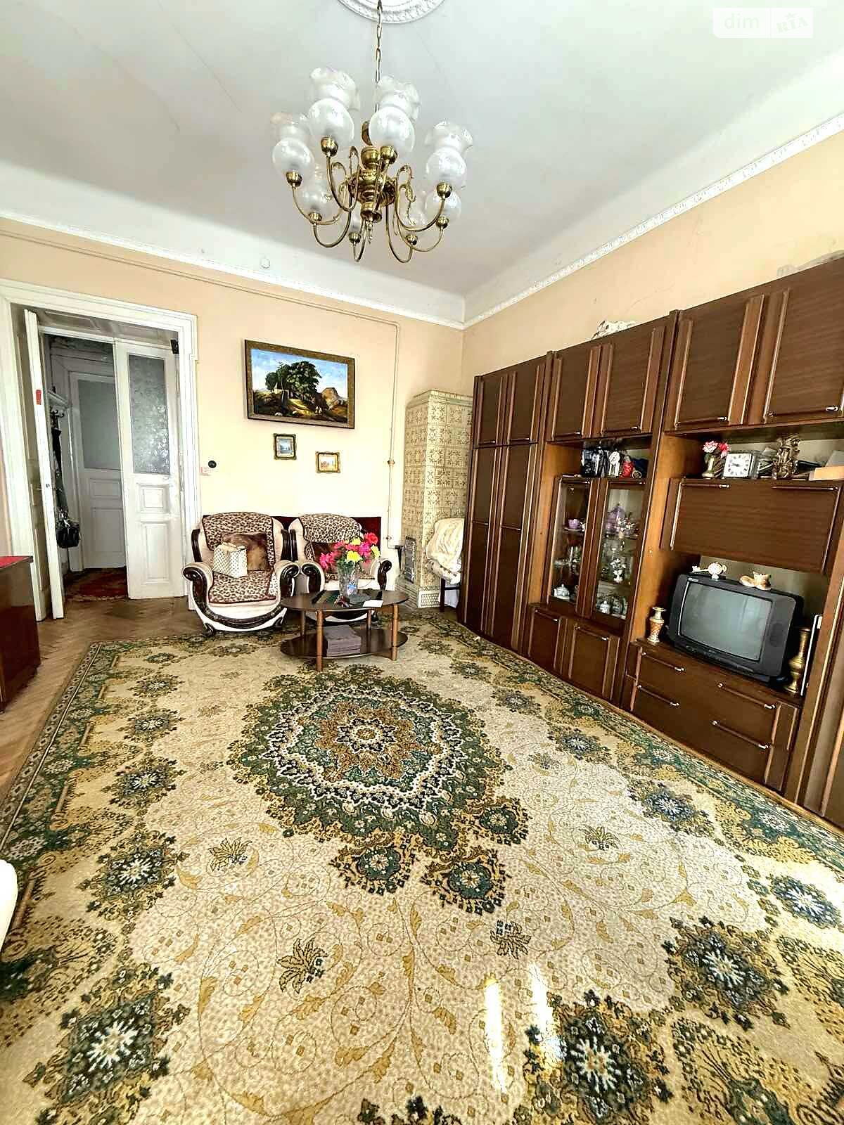 Продаж трикімнатної квартири в Львові, на вул. Верхратського 3, район Личаків фото 1 Продаж трикімнатної квартири в Львові, на вул. Верхратського 3, район Личаків фото 1