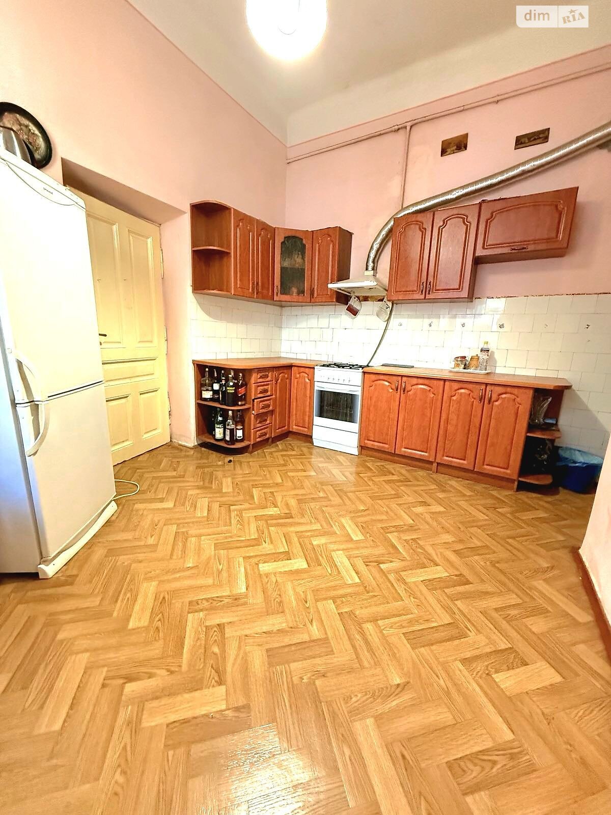 Продаж трикімнатної квартири в Львові, на вул. Верхратського 3, район Личаків фото 1 Продаж трикімнатної квартири в Львові, на вул. Верхратського 3, район Личаків фото 1