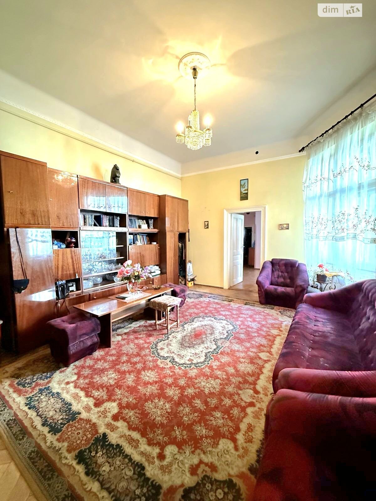 Продаж трикімнатної квартири в Львові, на вул. Верхратського 3, район Личаків фото 1 Продаж трикімнатної квартири в Львові, на вул. Верхратського 3, район Личаків фото 1